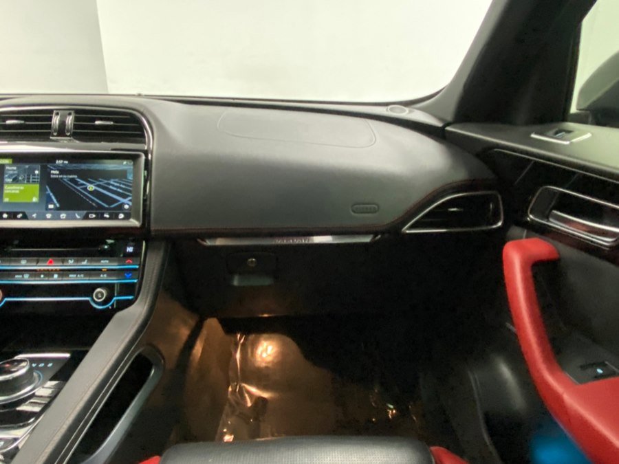 Used 2020 Jaguar F-PACE S image 25