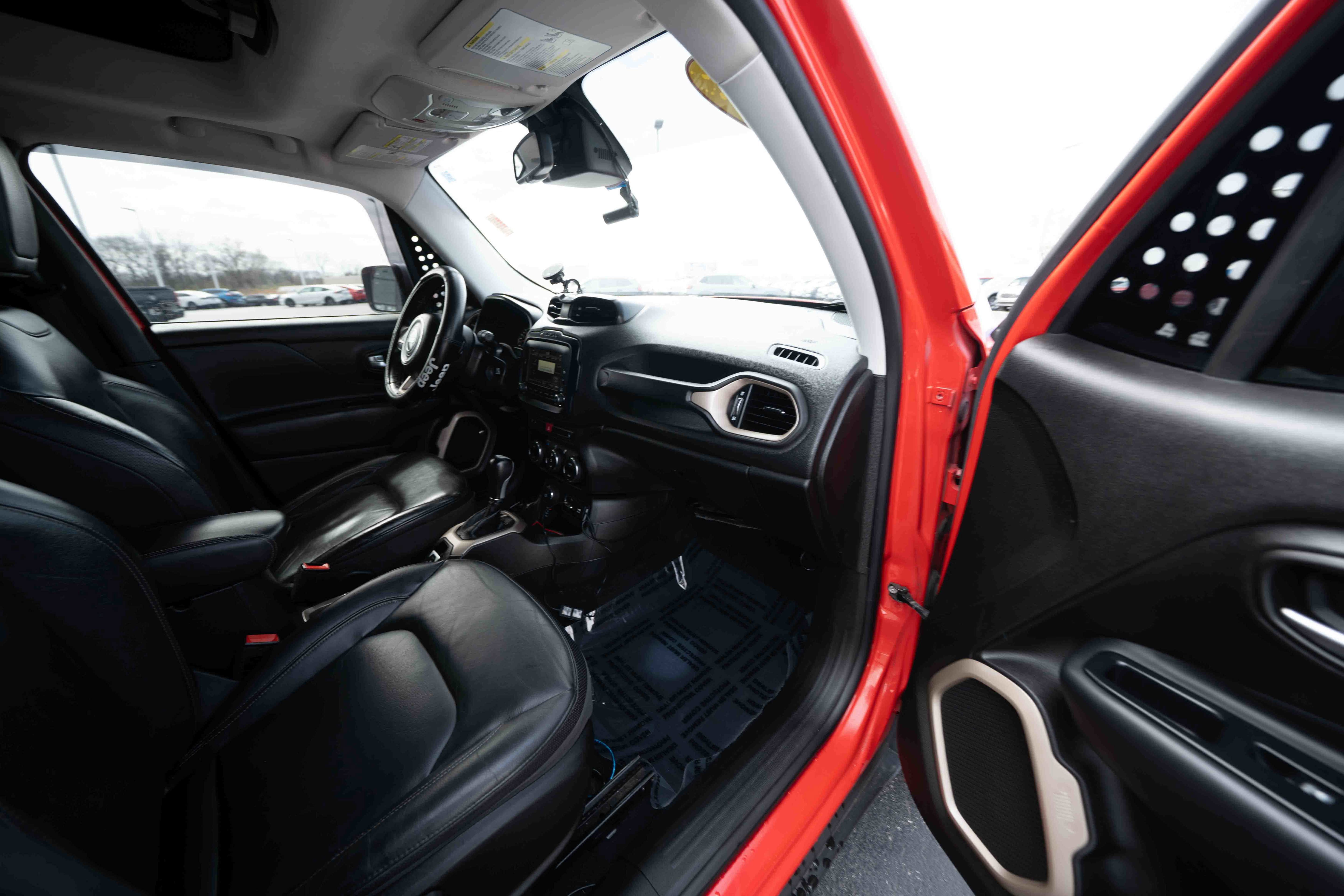 Used 2017 Jeep Renegade Limited image 26