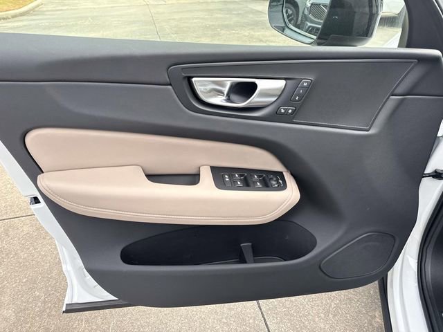 New 2026 Volvo XC60 B5 Plus w/ Climate Package image 21