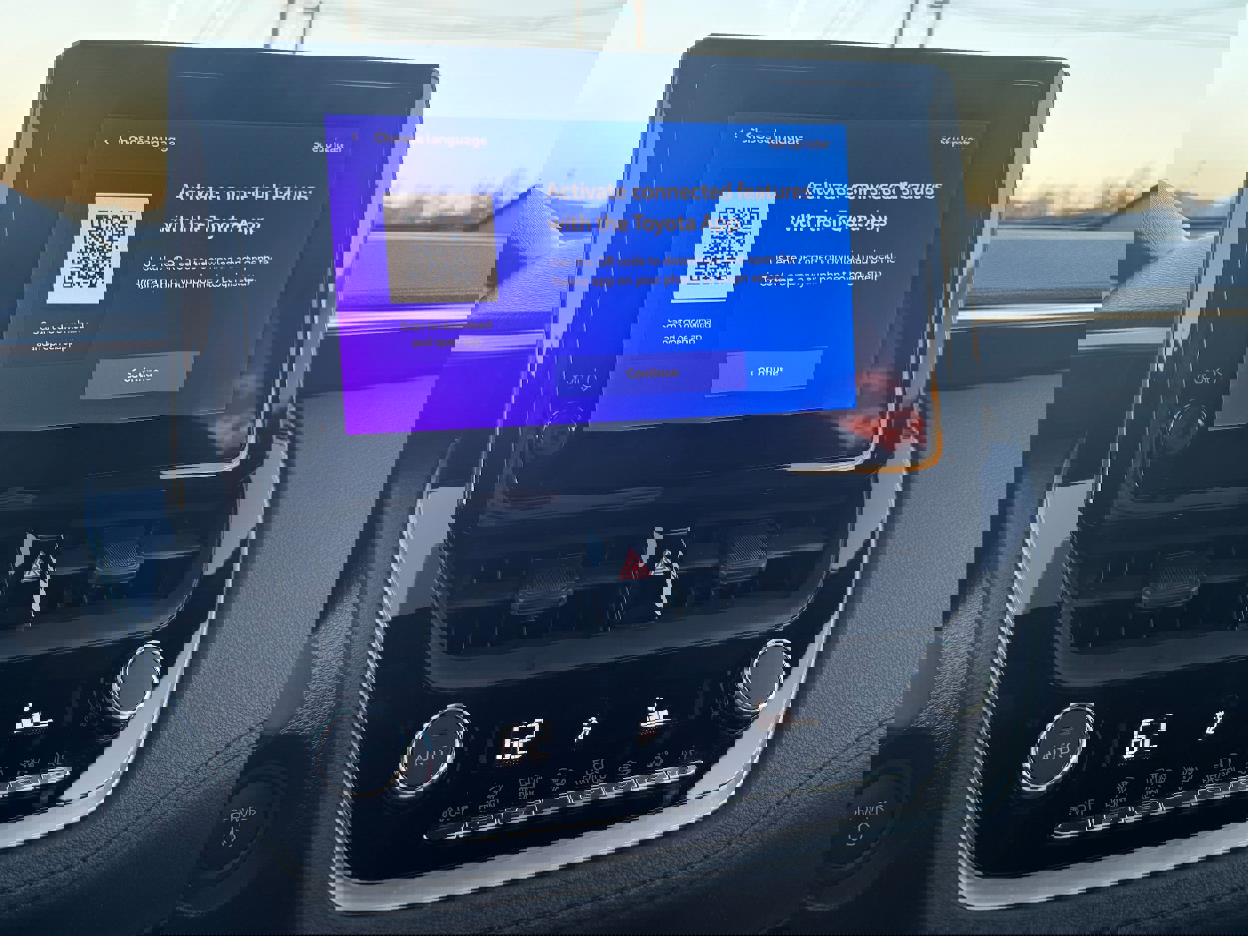 Used 2025 Toyota Corolla Cross AWD Hybrid image 17