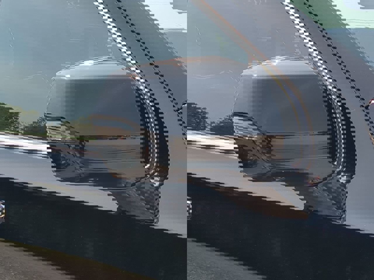 Used 2023 GMC Yukon XL Denali Ultimate image 10