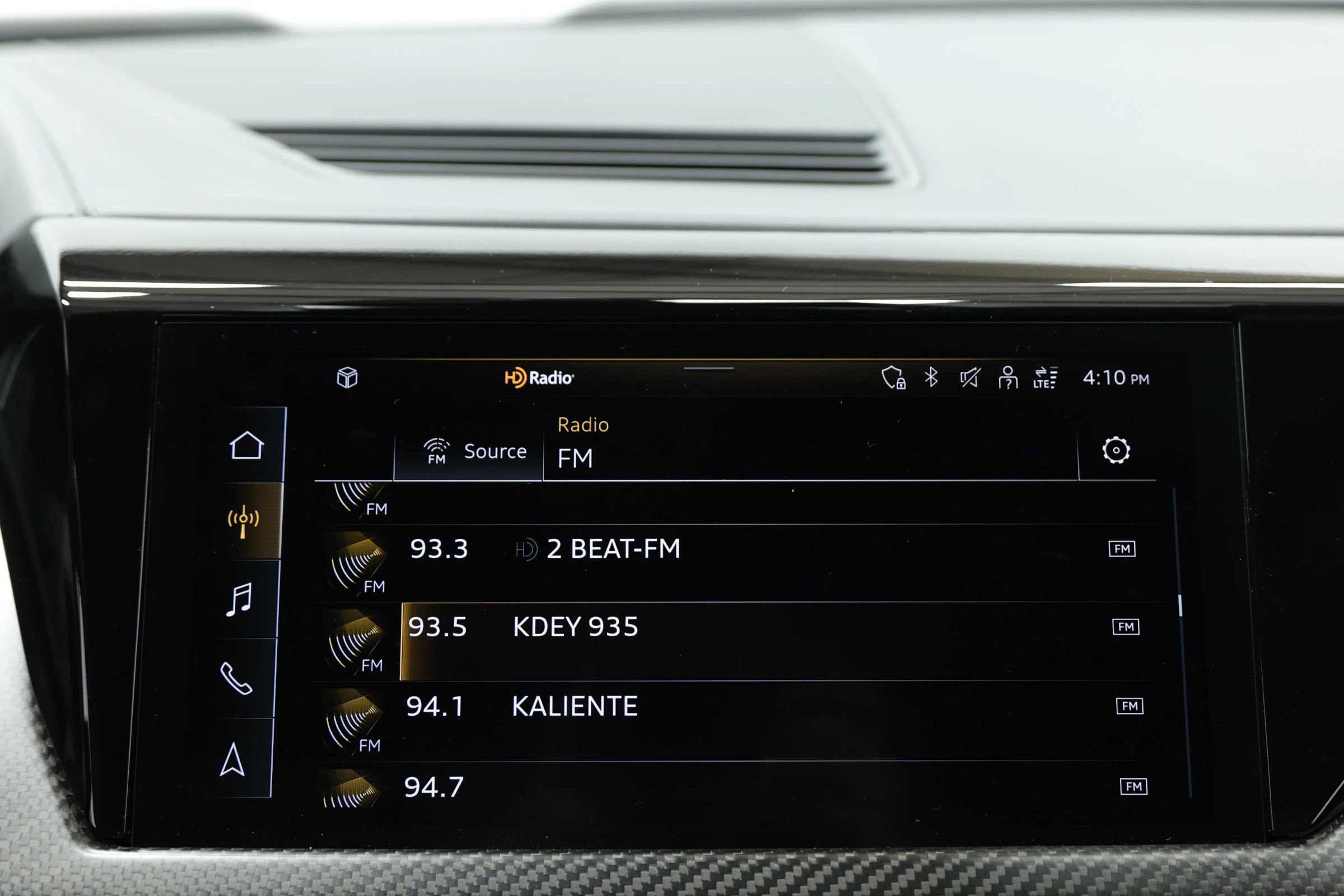 Used 2022 Audi RS e-tron GT w/ Carbon Performance Package image 39