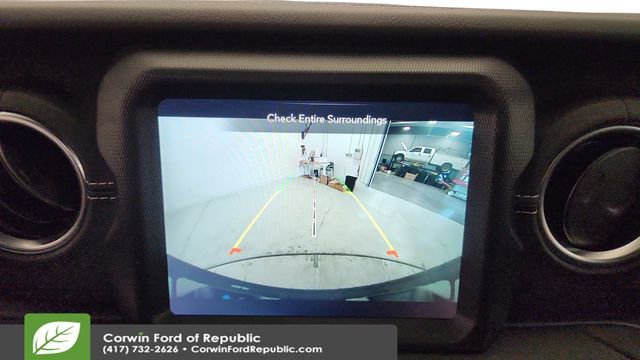 Used 2022 Jeep Wrangler Unlimited Sahara w/ Cold Weather Group image 17