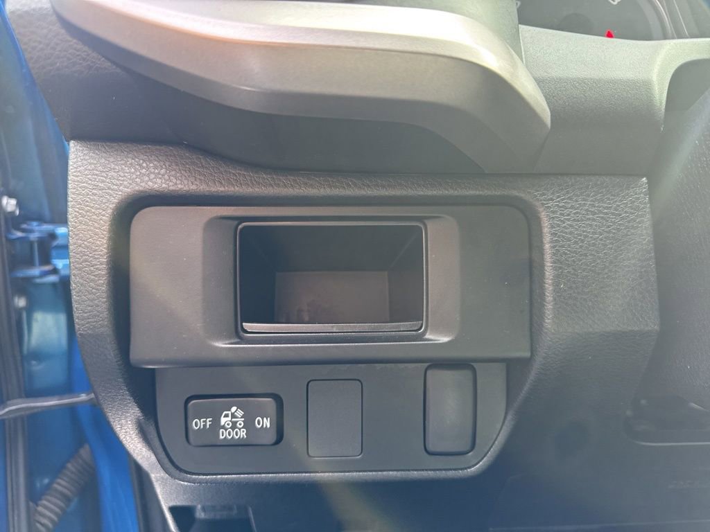 Used 2017 Toyota Tacoma SR5 w/ Tow Package image 19