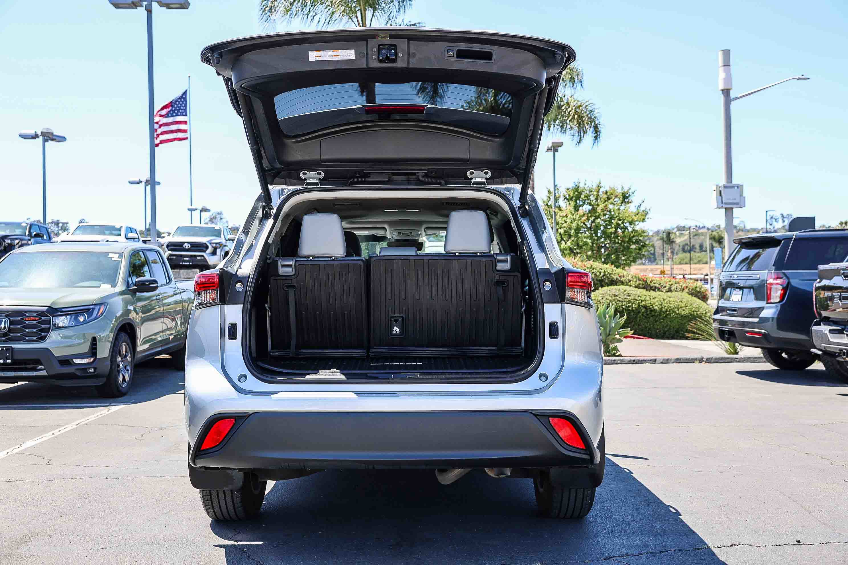 Used 2022 Toyota Highlander XLE image 29