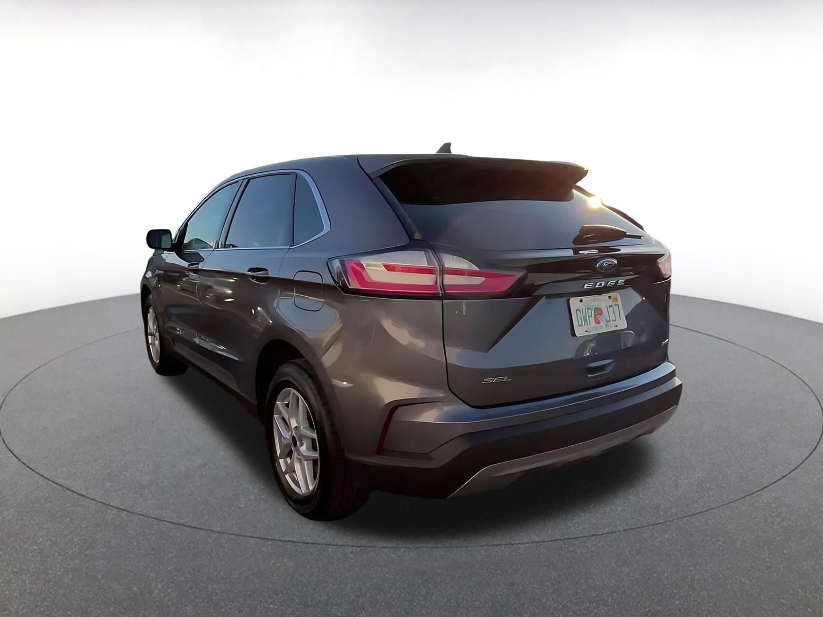 Used 2024 Ford Edge SEL image 11