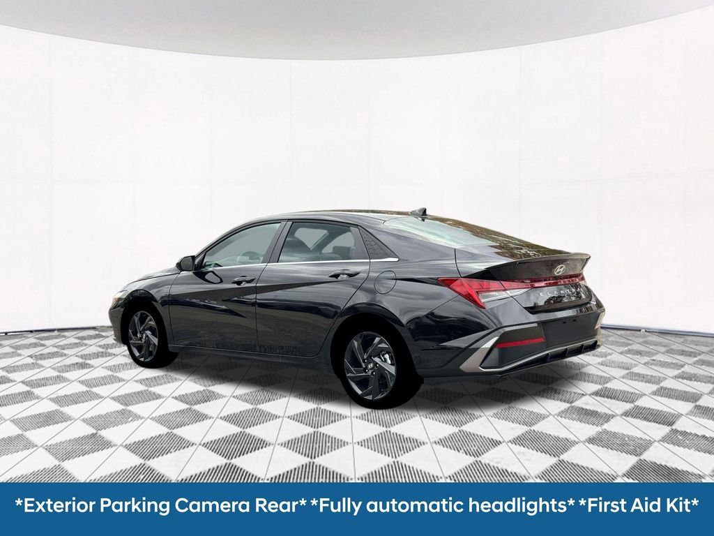 New 2026 Hyundai Elantra SEL Sport Premium FWD image 7