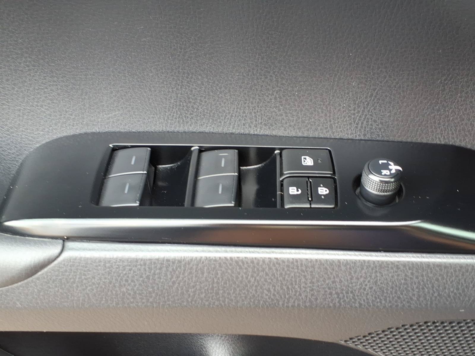 Used 2025 Toyota Camry SE FWD image 21
