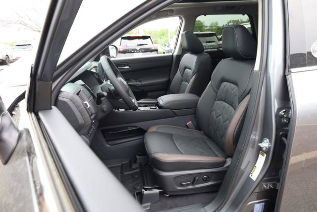 New 2026 Nissan Pathfinder Platinum AWD/4WD image 10