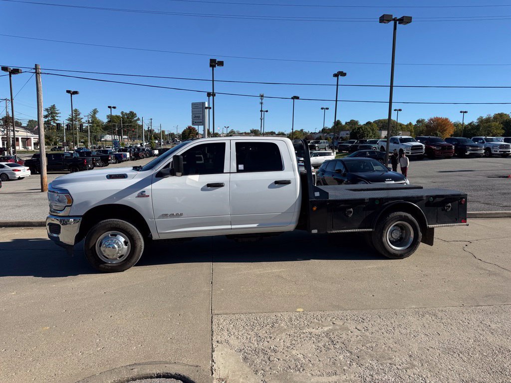 Used 2021 RAM 3500 Tradesman w/ Chrome Appearance Group AWD/4WD image 10