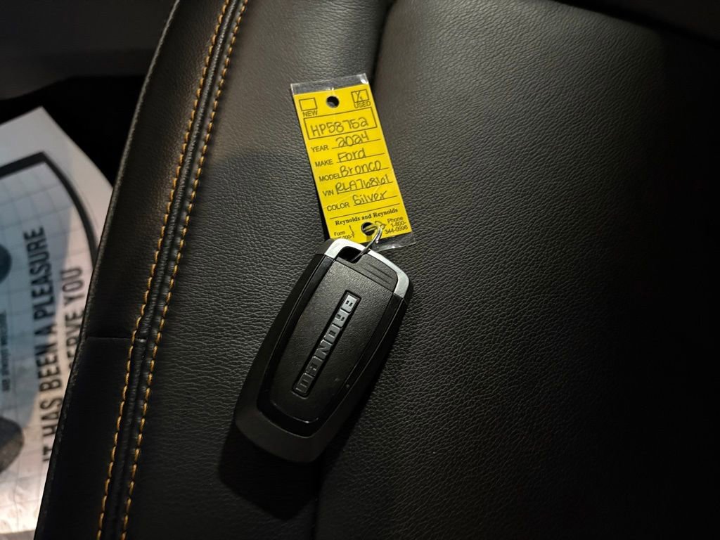 Certified 2024 Ford Bronco Badlands image 9