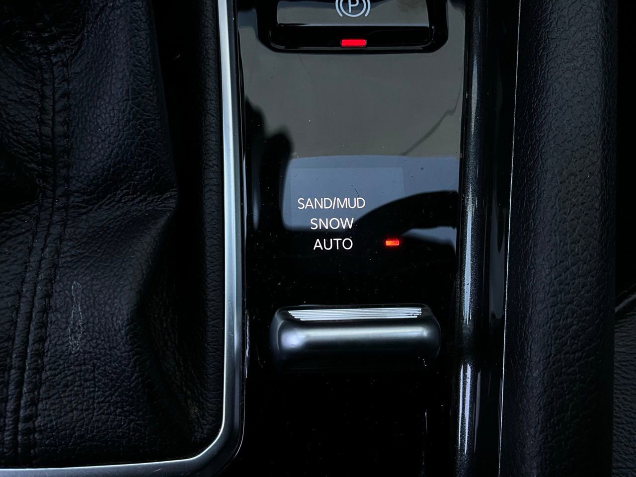 Used 2025 Jeep Compass Latitude image 23