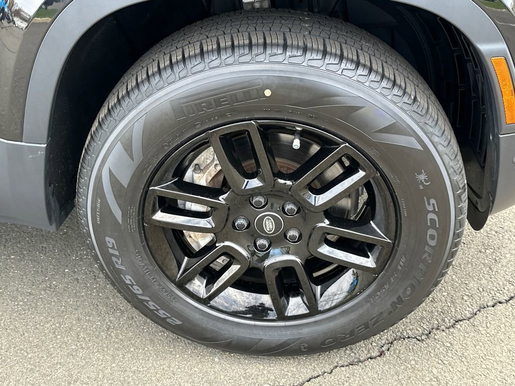 Certified 2024 Land Rover Defender 110 S AWD/4WD image 7