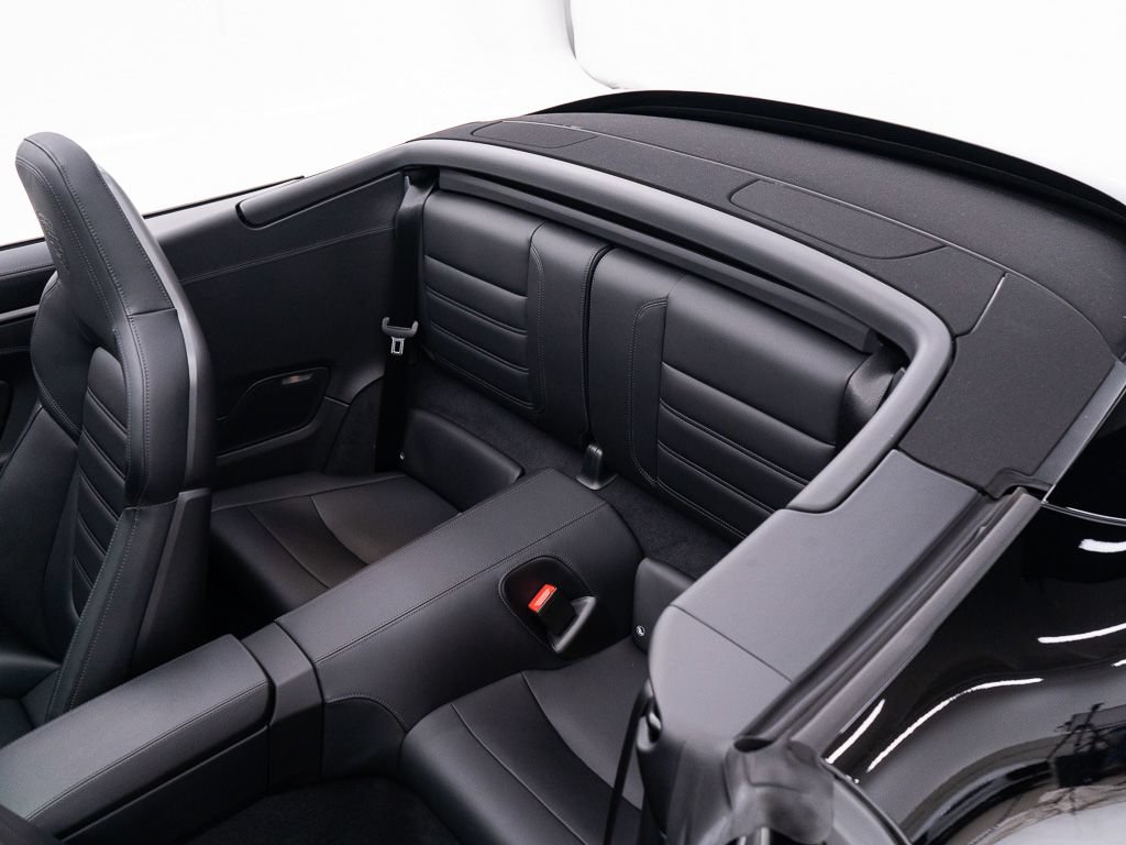 Used 2025 Porsche 911 Carrera RWD image 28