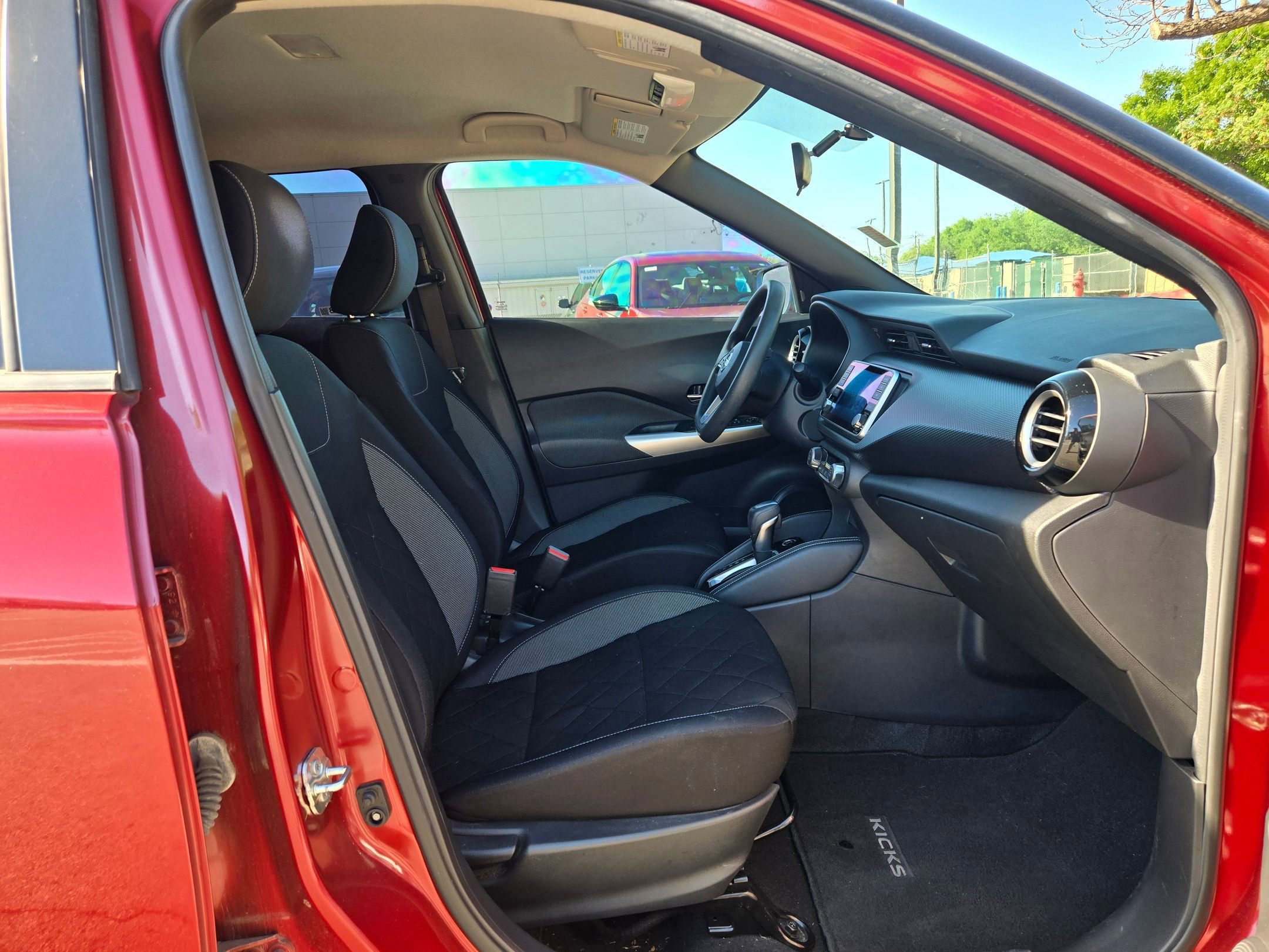 Used 2019 Nissan Kicks SV image 28