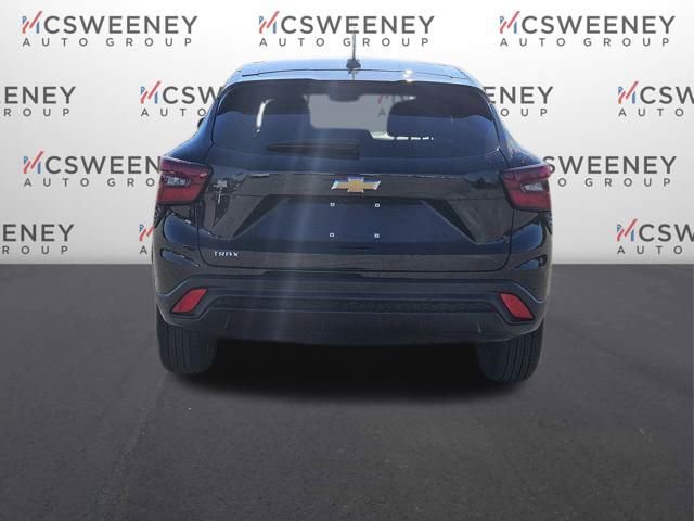 Used 2025 Chevrolet Trax LS image 4