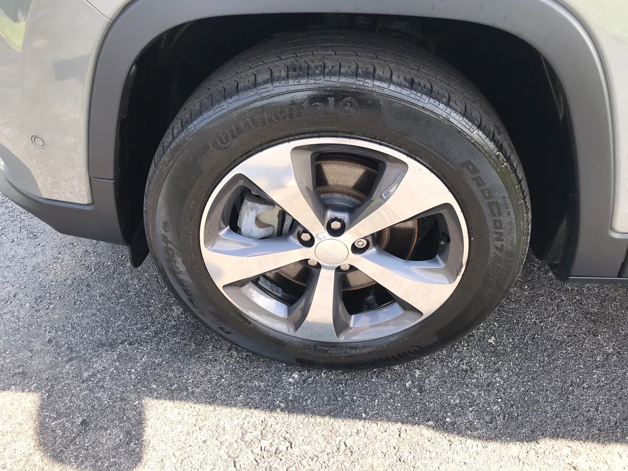 Used 2019 Jeep Cherokee Limited w/ Technology Group AWD/4WD image 44