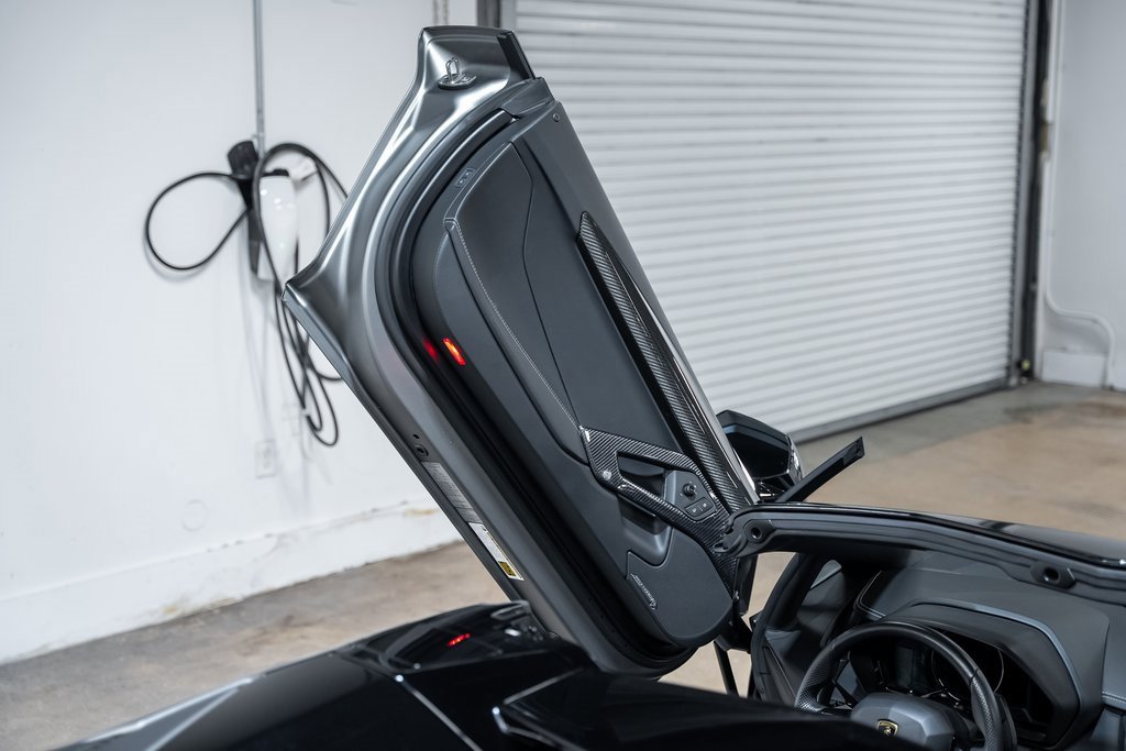 Used 2017 Lamborghini Aventador LP 700-4 image 54