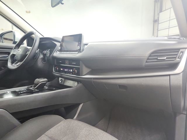 Used 2025 Nissan Rogue SV FWD image 34
