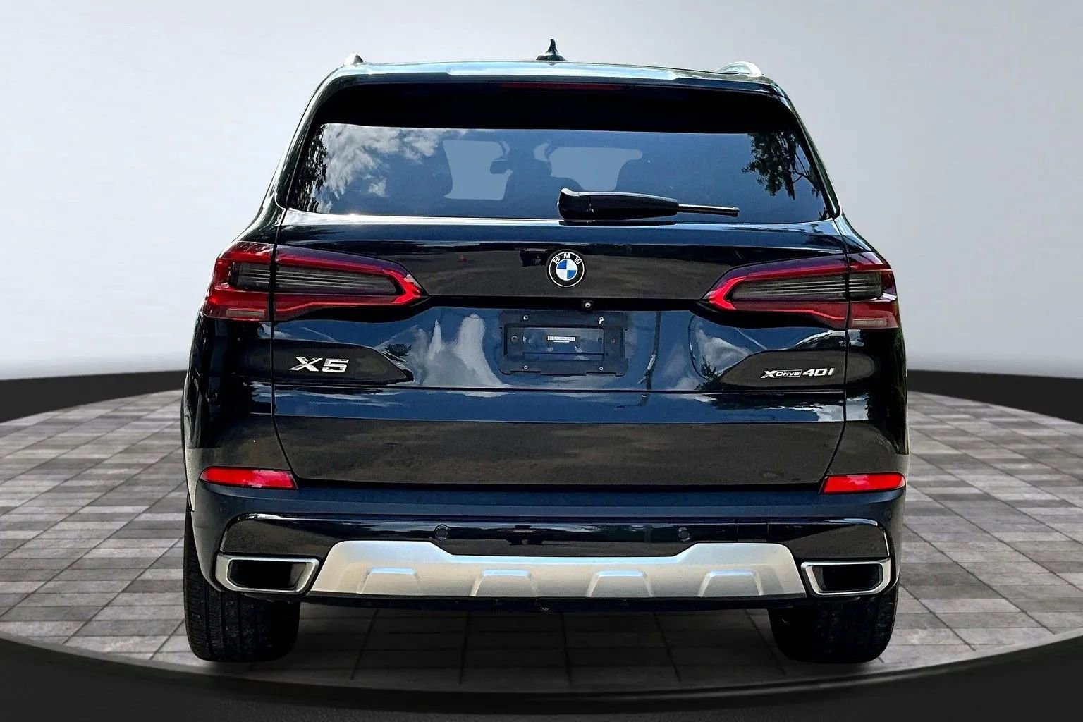 Used 2019 BMW X5 xDrive40i w/ Premium Package 2 image 4