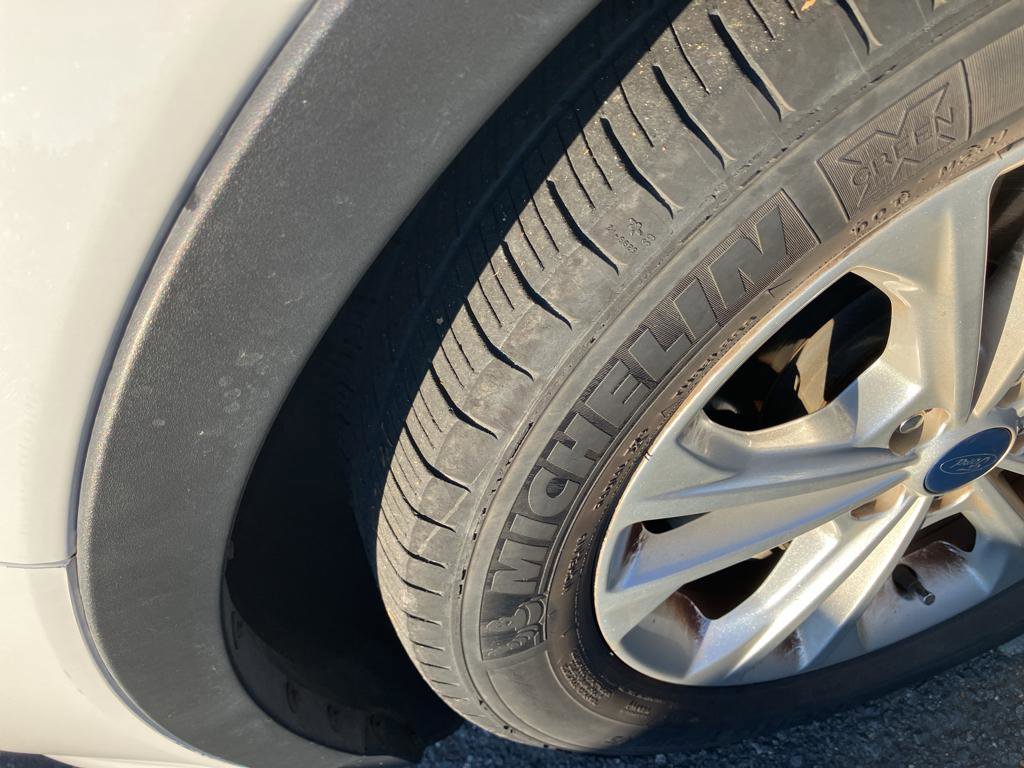 Used 2019 Ford Escape SE image 6