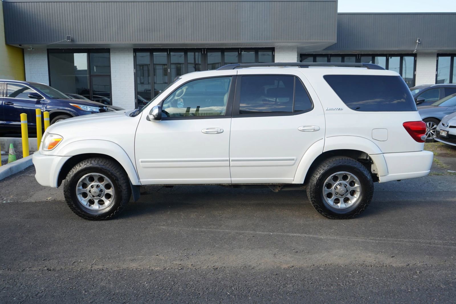 Used 2007 Toyota Sequoia Limited AWD/4WD image 2