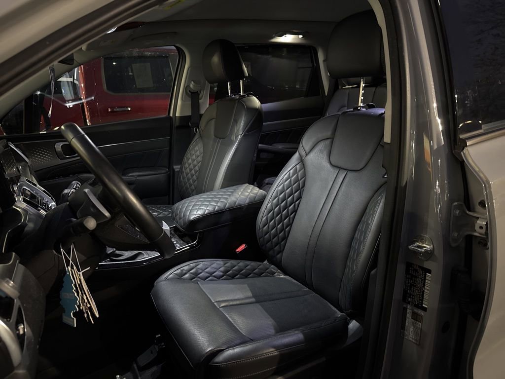 Used 2023 Kia Sorento SX image 10
