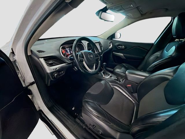 Used 2018 Jeep Cherokee Latitude Plus w/ Cold Weather Group image 19