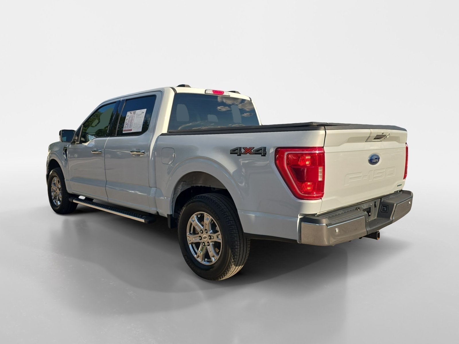 Used 2022 Ford F150 XLT w/ Equipment Group 302A High AWD/4WD image 3