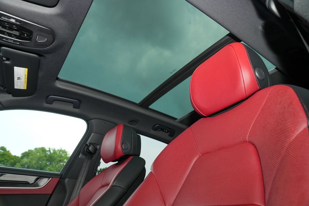 Certified 2025 Porsche Cayenne E-Hybrid AWD/4WD image 28