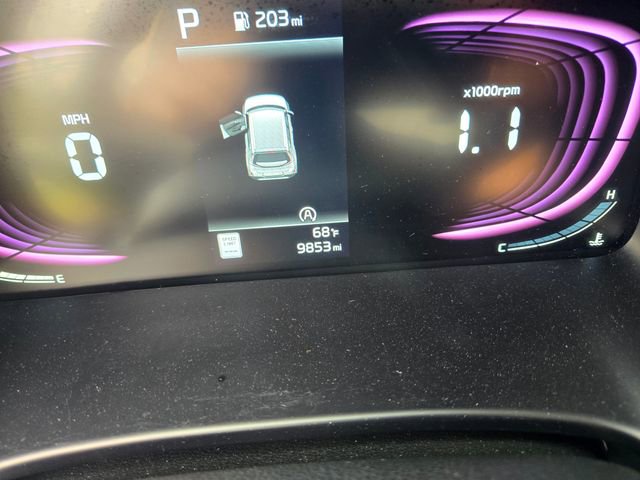 Used 2025 Kia Soul LX FWD image 3