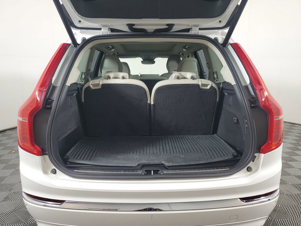Used 2024 Volvo XC90 B6 Ultimate w/ Protection Package image 11