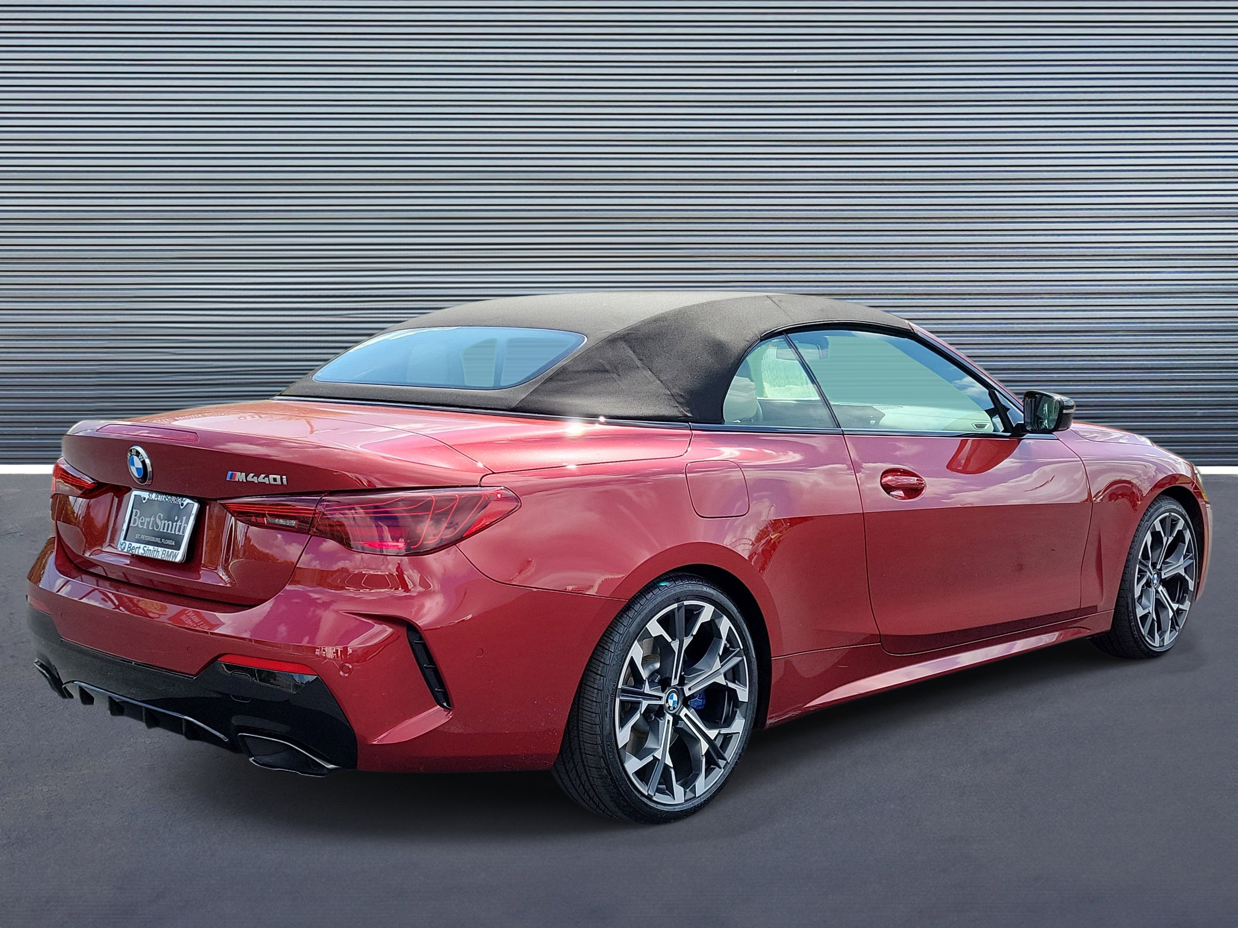 Used 2026 BMW M440i Convertible RWD image 3