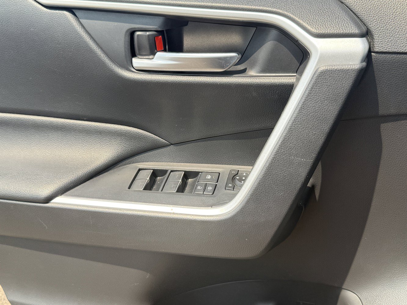 Used 2023 Toyota RAV4 XLE Premium AWD/4WD image 19