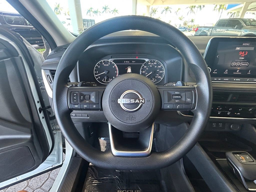 Used 2024 Nissan Rogue S image 15
