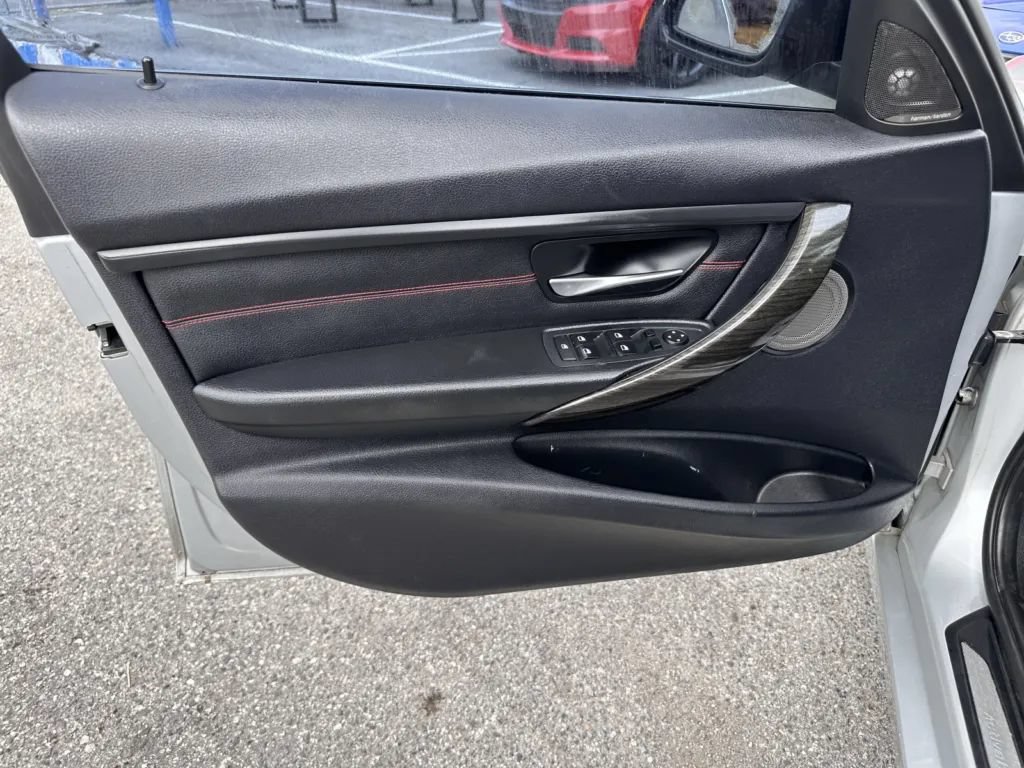 Used 2014 BMW ActiveHybrid 3 RWD image 9