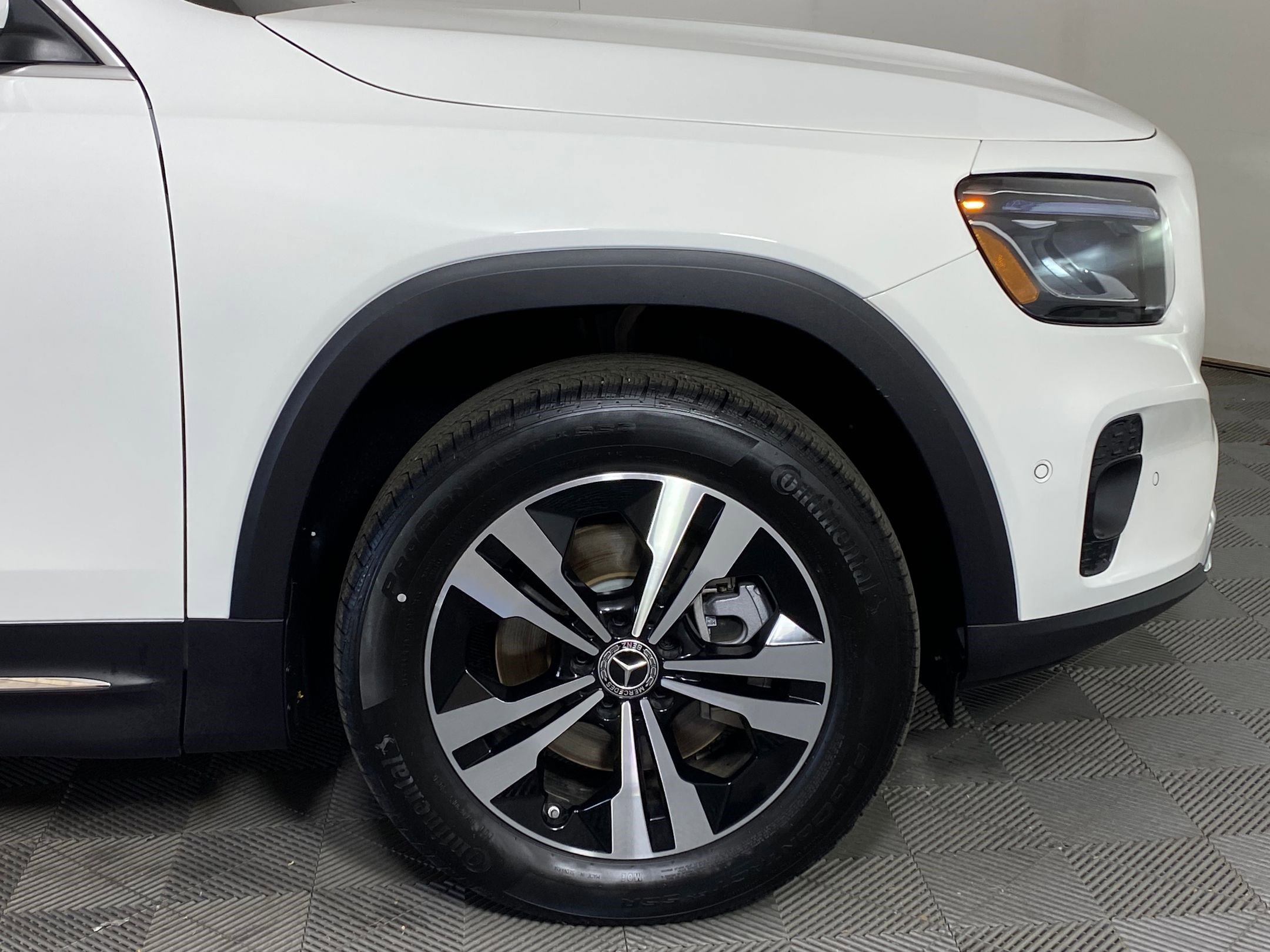 New 2025 Mercedes-Benz GLB 250 4MATIC image 10