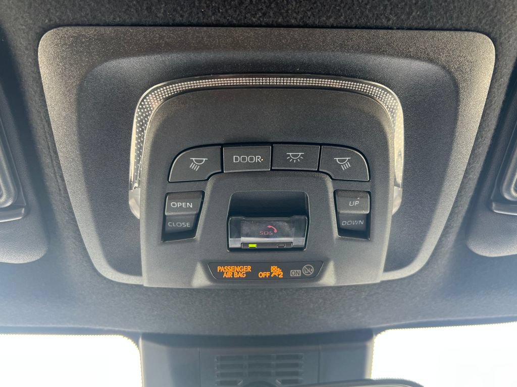 Used 2023 Toyota Corolla SE w/ SE Package FWD image 34