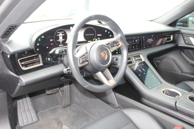 Used 2022 Porsche Taycan 4S image 14