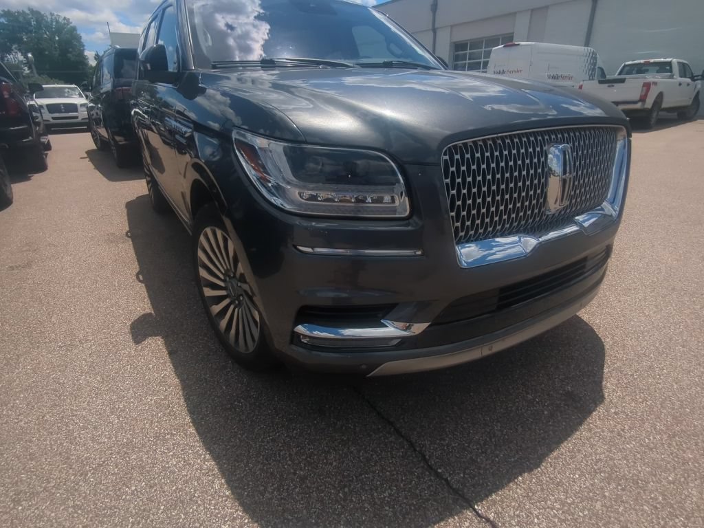 Used 2018 Lincoln Navigator Reserve w/ Technology Package AWD/4WD image 11