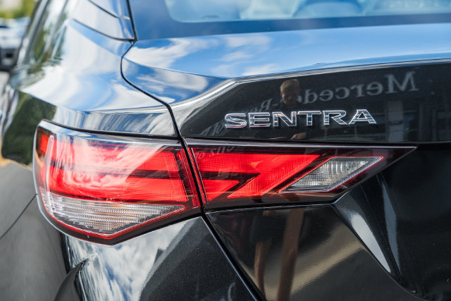 Used 2020 Nissan Sentra SV w/ Trunk Package FWD image 7