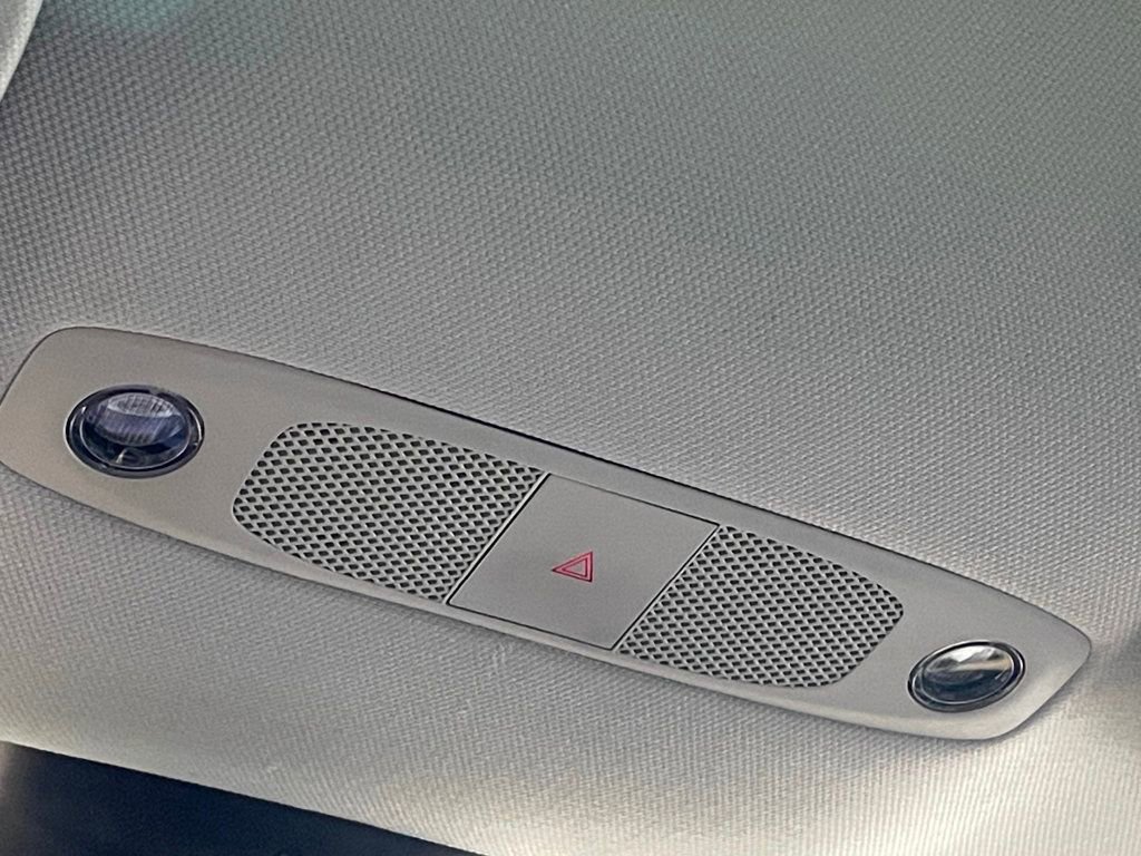 Used 2021 Tesla Model 3 Standard Range Plus image 43