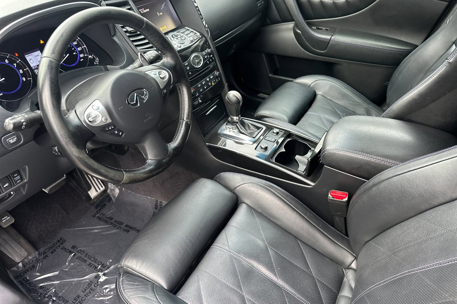 Used 2017 INFINITI QX70 AWD w/ Premium Package image 4