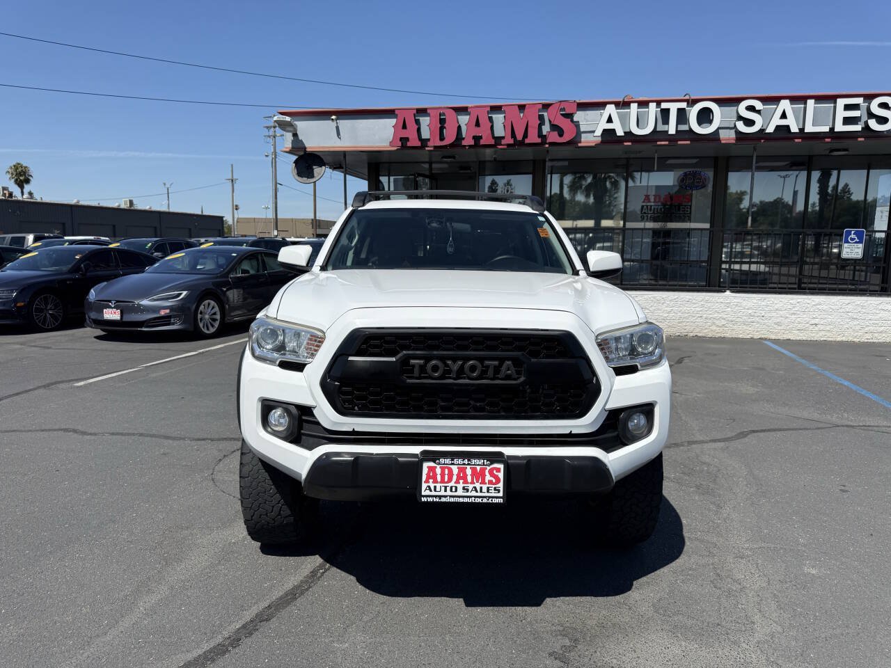 Used 2018 Toyota Tacoma SR5 RWD image 8