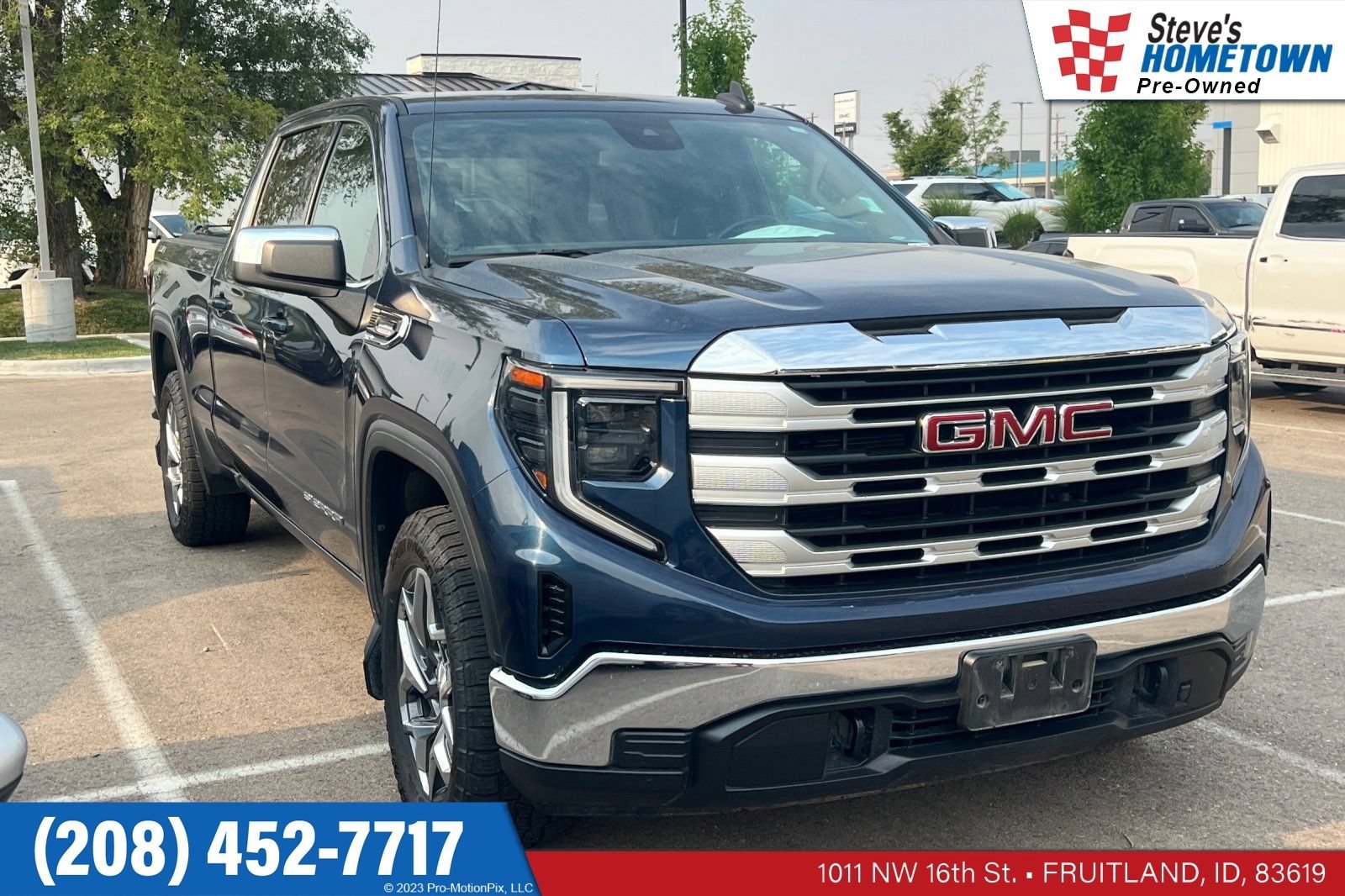 Used 2022 GMC Sierra 1500 SLE AWD/4WD image 1