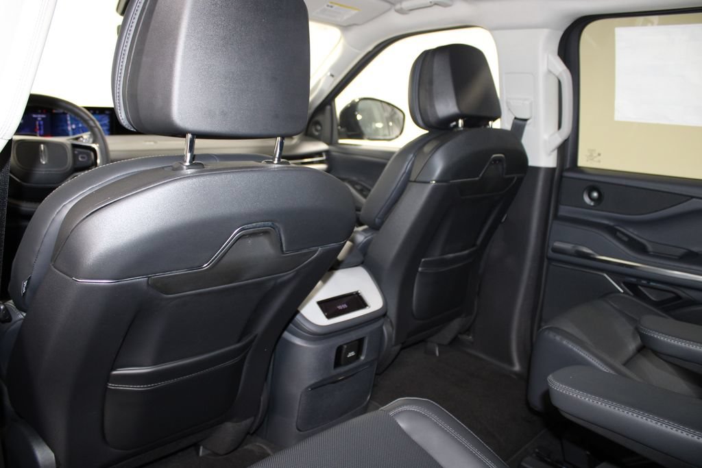 New 2027 Lincoln Navigator L Premier RWD image 28