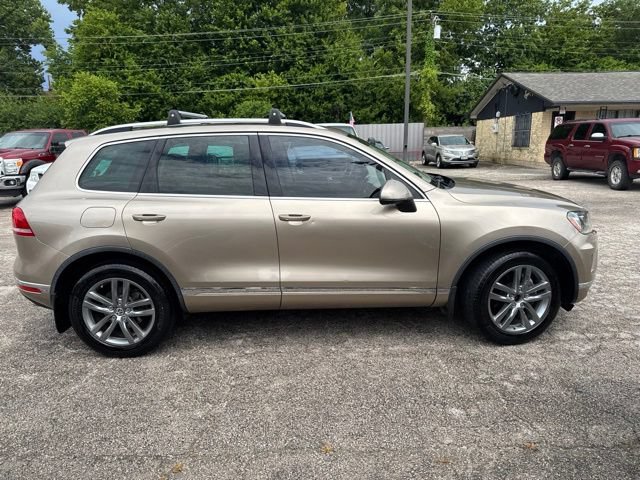 Used 2016 Volkswagen Touareg VR6 AWD/4WD image 4