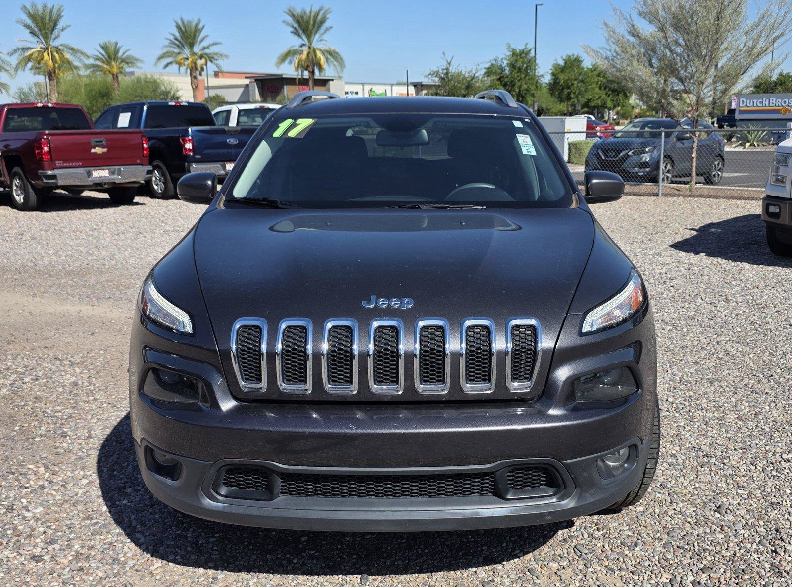 Used 2017 Jeep Cherokee Latitude w/ Safety/Convenience Group AWD/4WD image 2