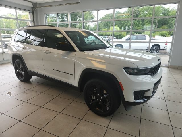 New 2024 Jeep Grand Cherokee L Altitude AWD/4WD image 2