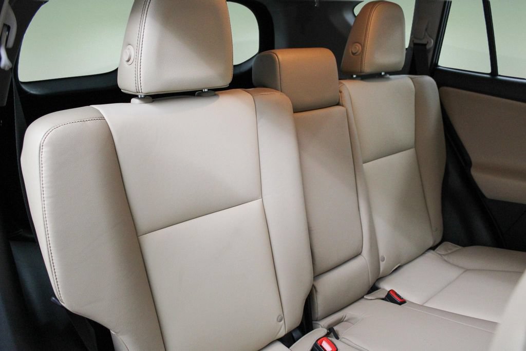 Used 2014 Toyota RAV4 Limited w/ Technology Package AWD/4WD image 28